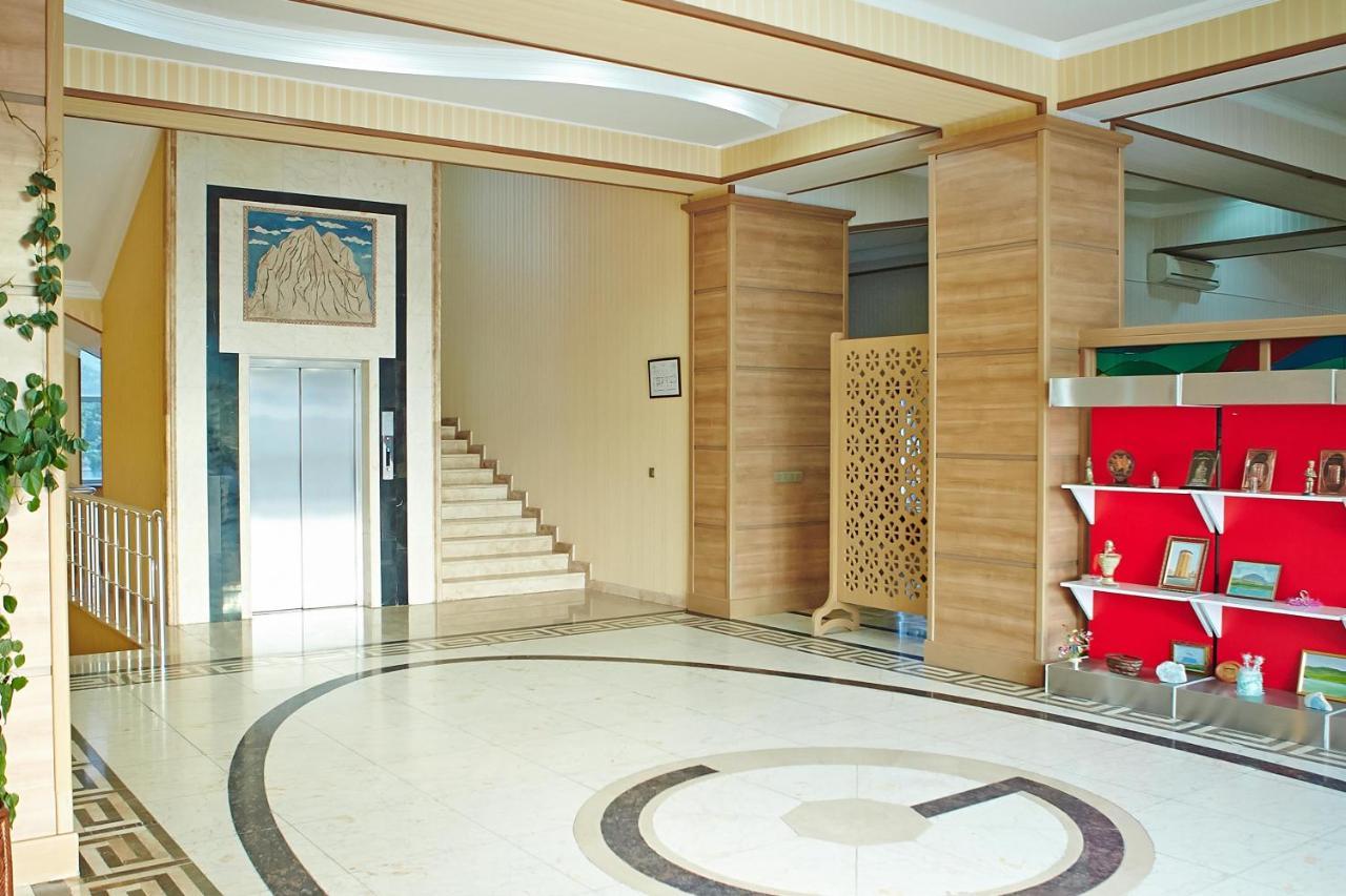 Grand Nakhchivan Hotel Exteriör bild
