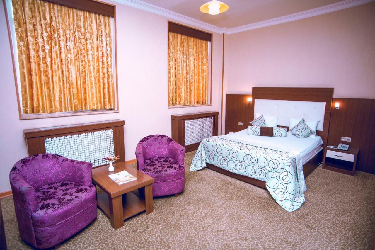 Grand Nakhchivan Hotel Exteriör bild